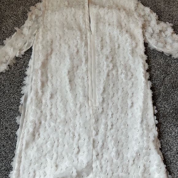 White long sleeve dress - Picture 3 of 3